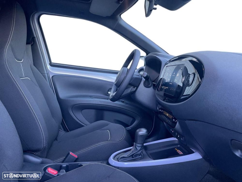 Toyota Aygo X 1.5 Hybrid Envy - 7