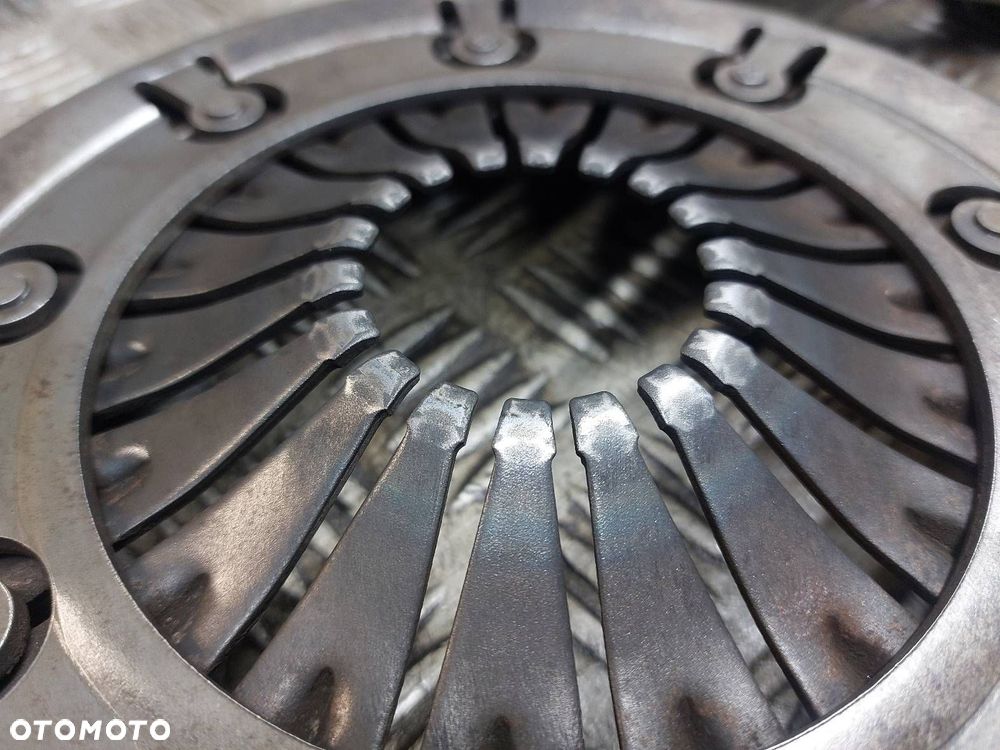 KOŁO DWUMASOWE + TARCZA + DOCISK + ŁOŻYSKO AUDI A4 B6 1.8 T 058105266H - 4