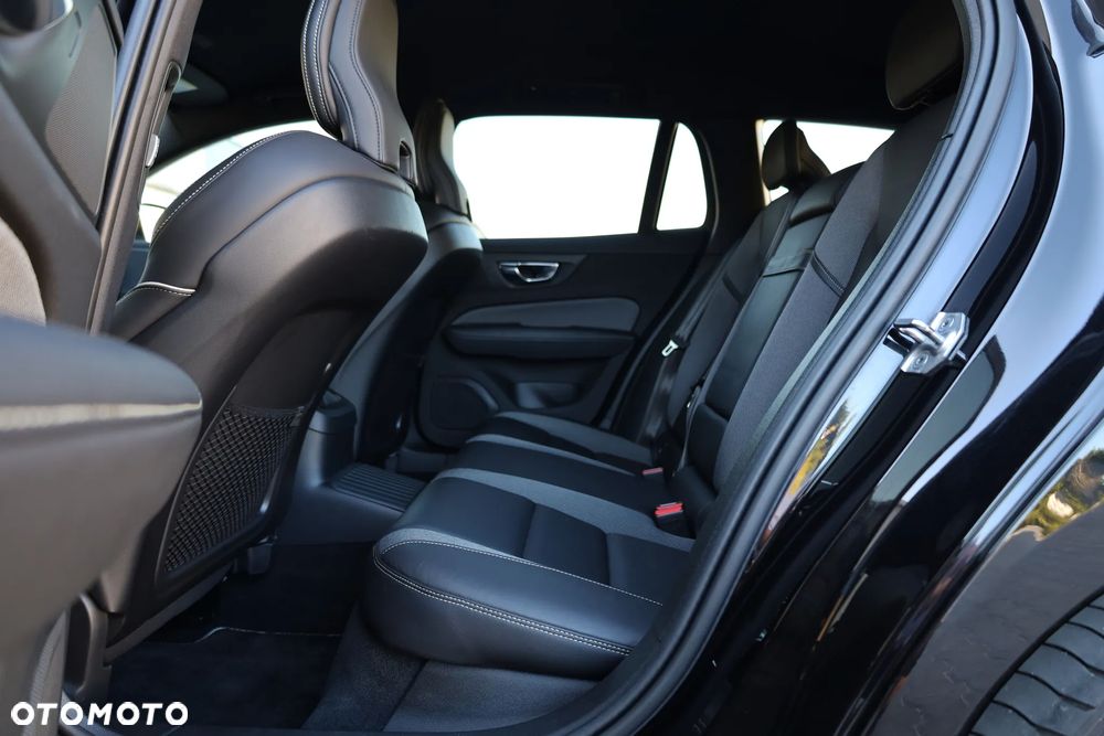 Volvo V60 T6 AWD Recharge Geartronic RDesign - 21