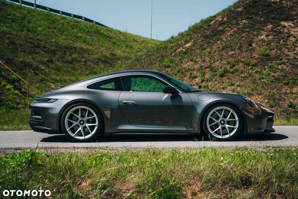 Porsche 911 GT3 Touring - 3