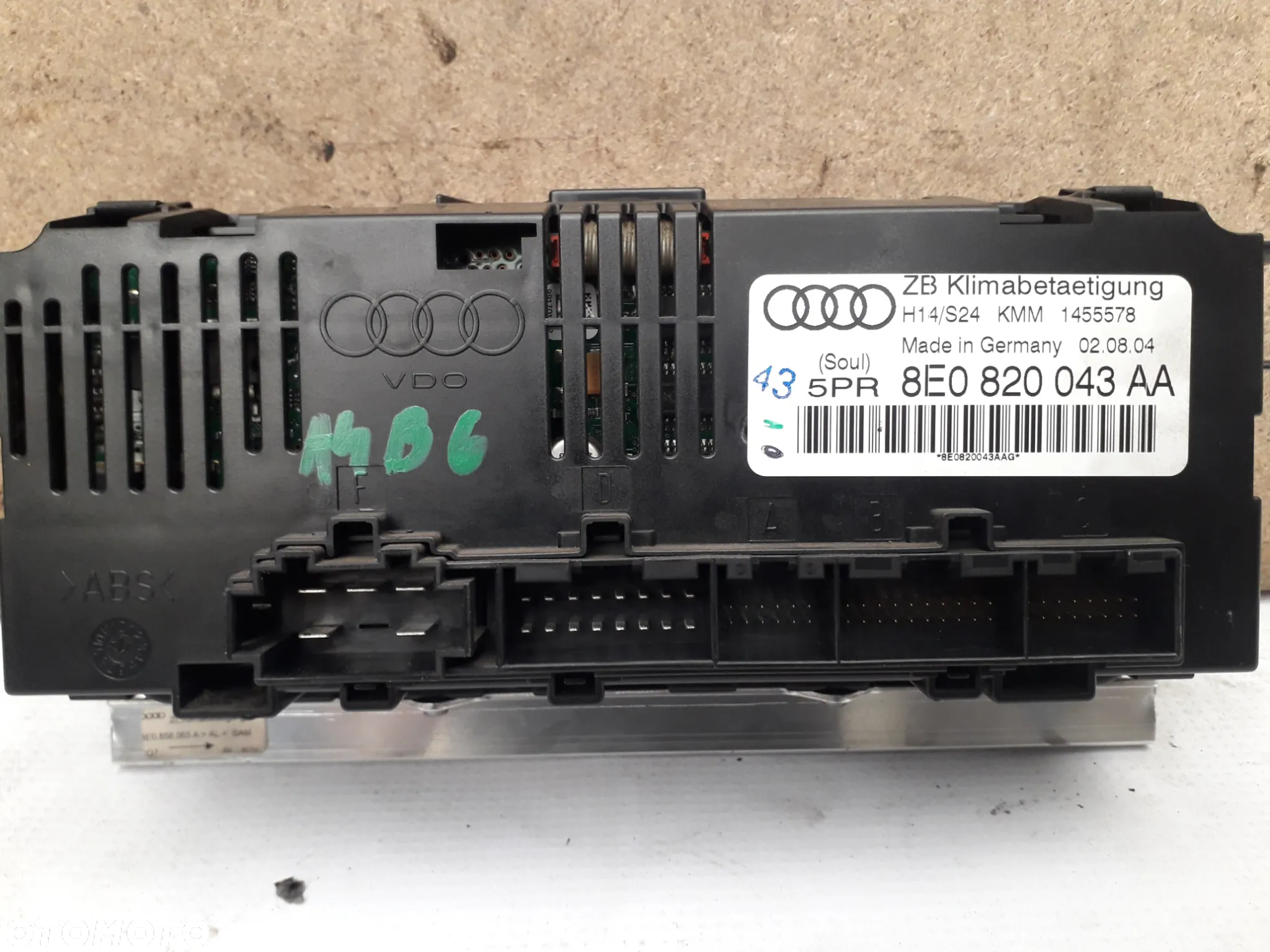 Panel Klimatyzacji 8E0820043AA  AUDI A4 B6 - 2