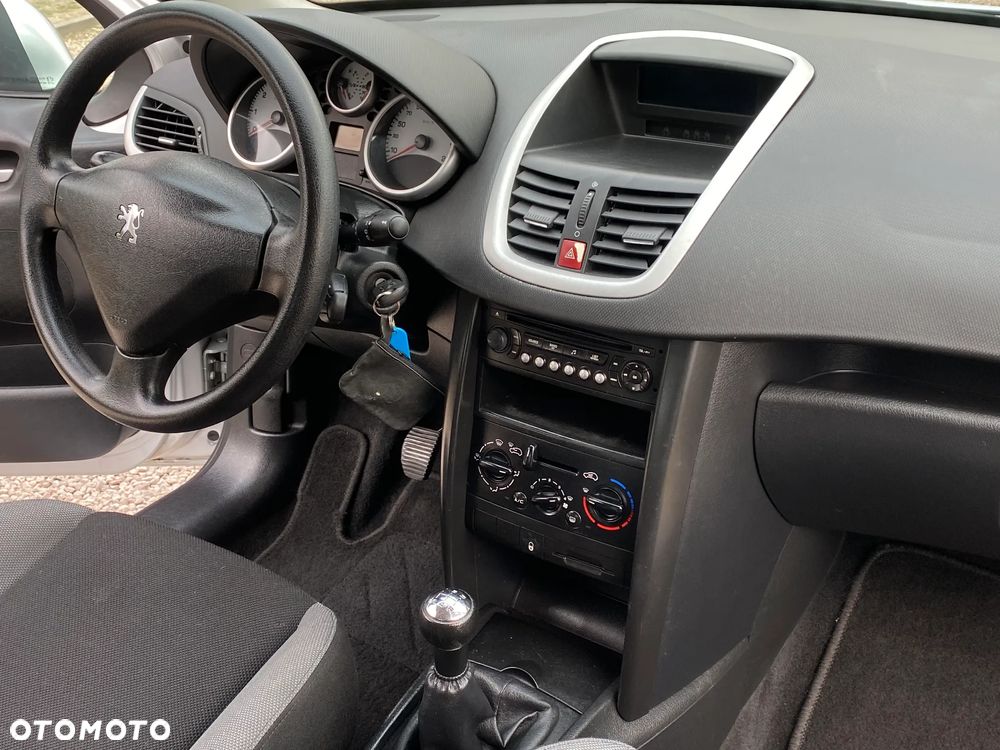 Peugeot 207 75 Urban Move - 31