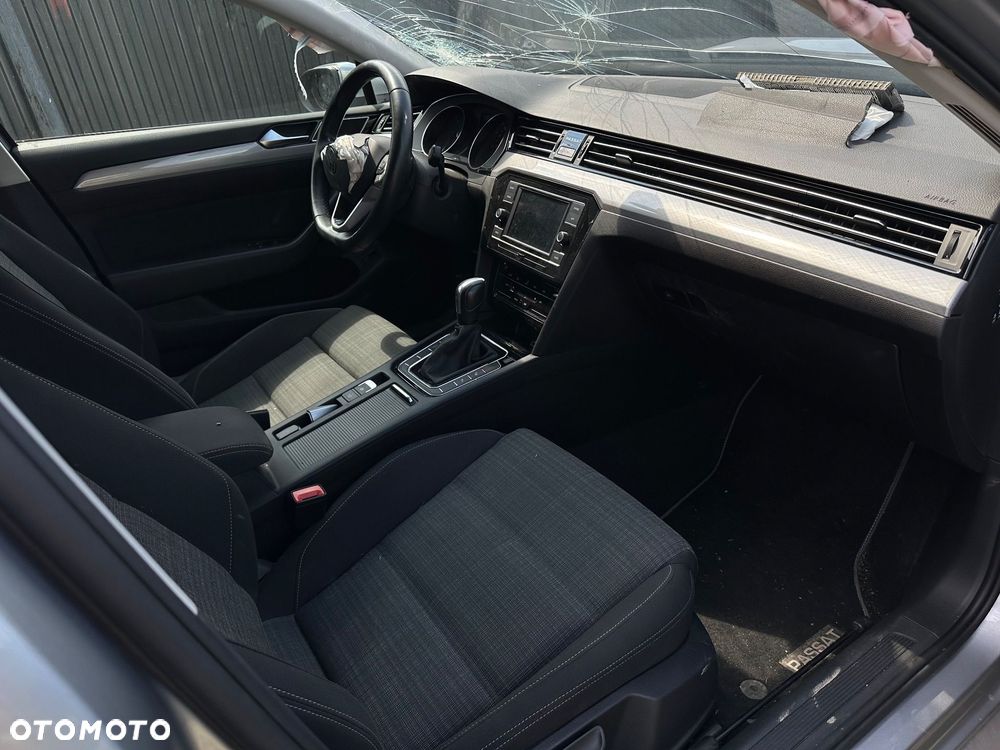 Volkswagen Passat Variant 2.0 TDI EVO Essence DSG - 10