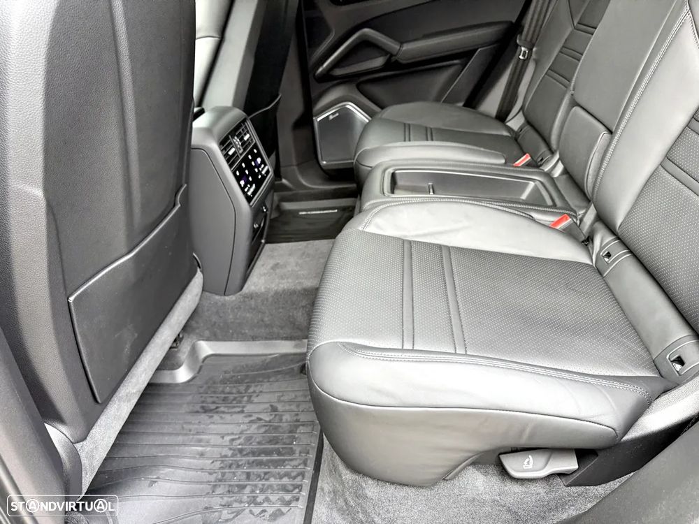 Porsche Cayenne Coupé Turbo - 37