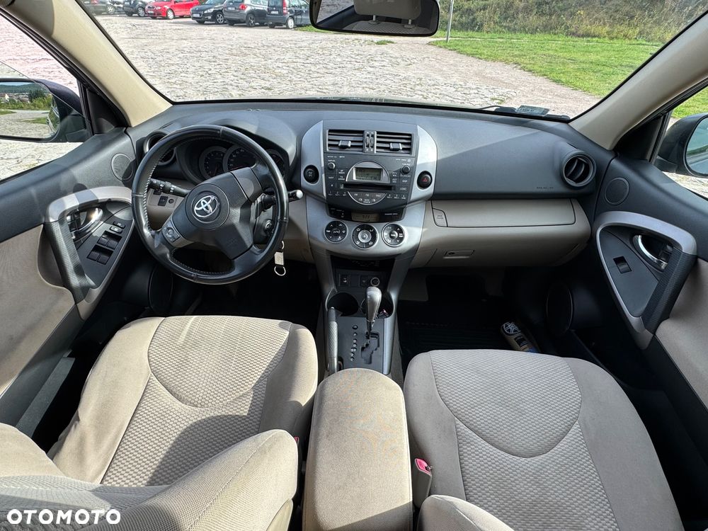 Toyota RAV4 - 12