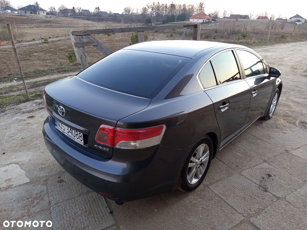 Toyota Avensis 2.0 D-4D Sol plus - 3