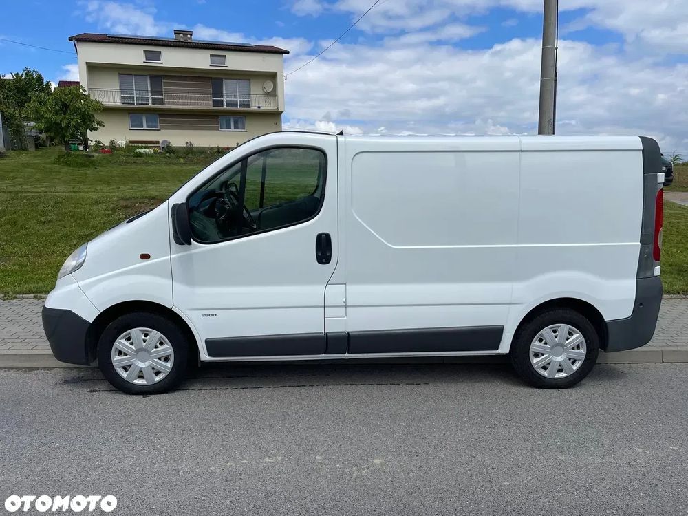Opel Vivaro - 9