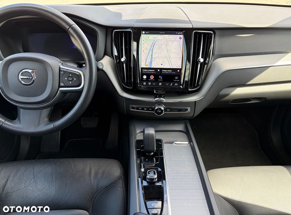 Volvo XC 60 B4 D AWD Core - 9