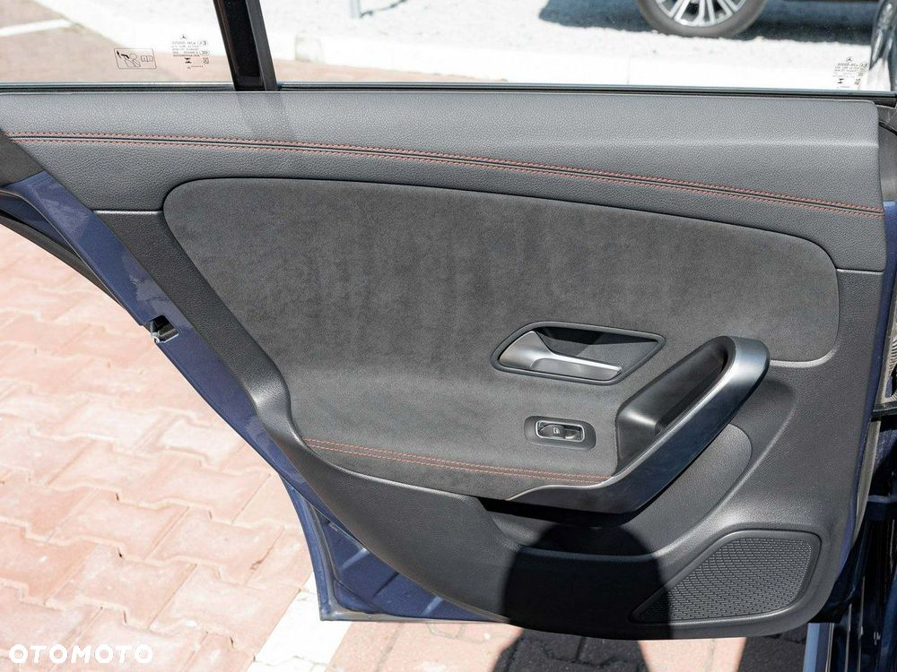 Mercedes-Benz CLA 200 mHEV 7G-DCT - 27