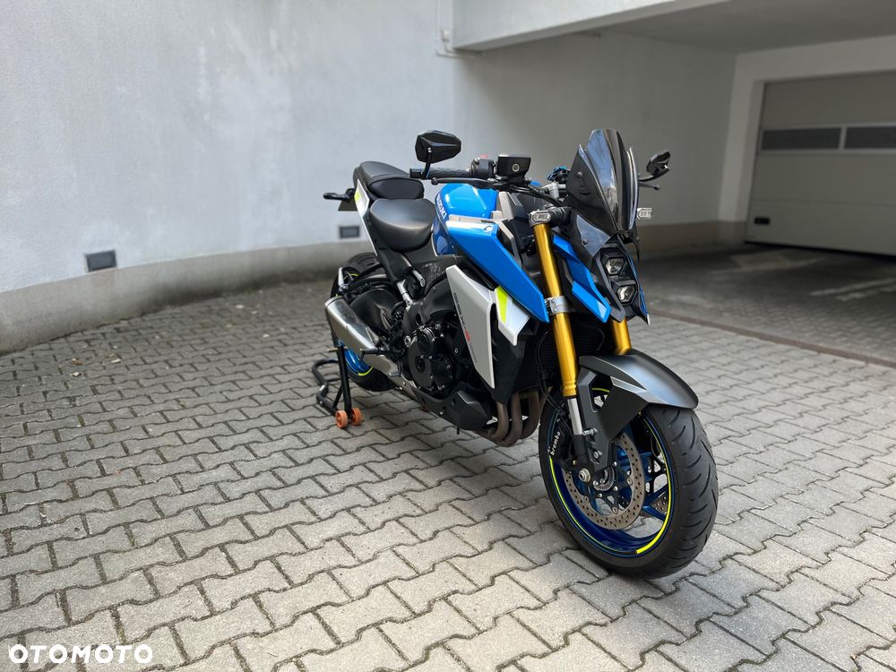 Suzuki GSX 1000 - 4