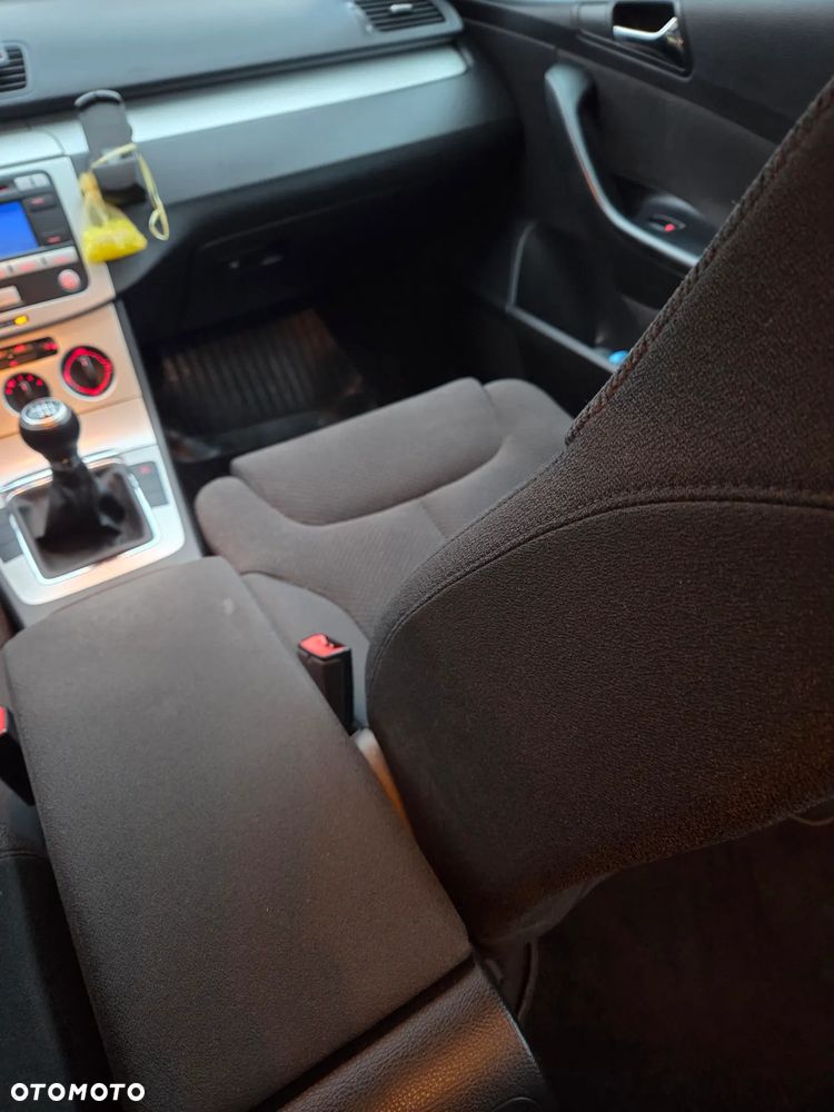 Volkswagen Passat 2.0 TDI Comfortline - 16
