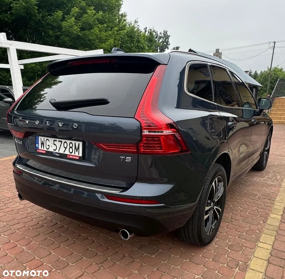 Volvo XC 60 T5 Momentum Pro - 11