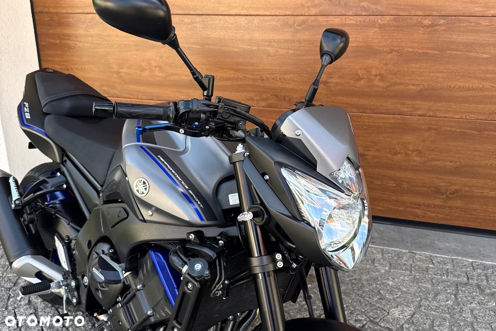Yamaha FZ8 - 5