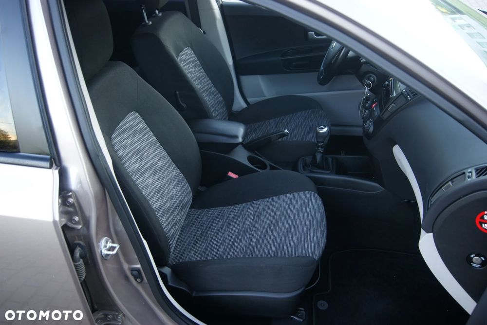 Kia Ceed 1.4 CVVT Attract - 25