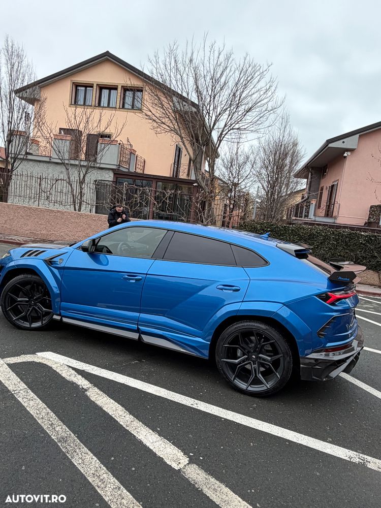 Lamborghini URUS - 38
