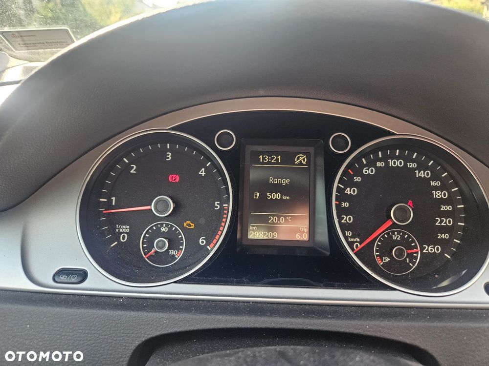Volkswagen Passat - 22