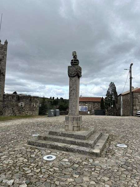 Vivenda T4 para recuperar bom preço - Grande imagem: 4/12