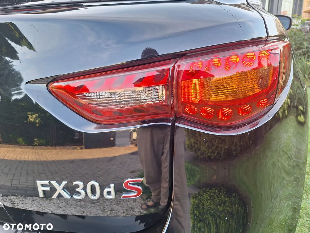 Infiniti FX FX30d S - 12