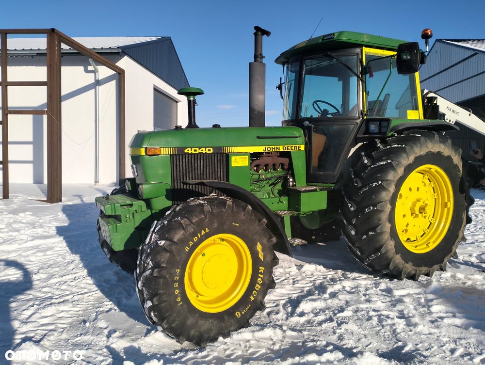 John Deere 4040 - 1