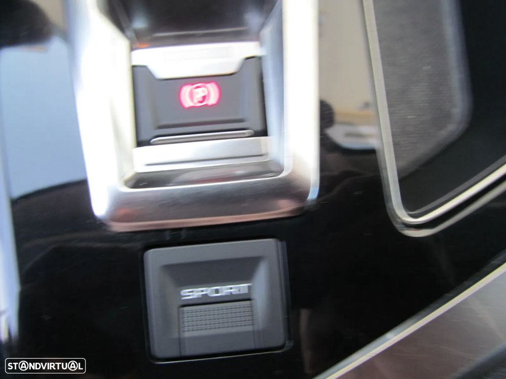 Peugeot 3008 PureTech 130 Stop & Start GPF EAT8 Active Business-Pack - 27