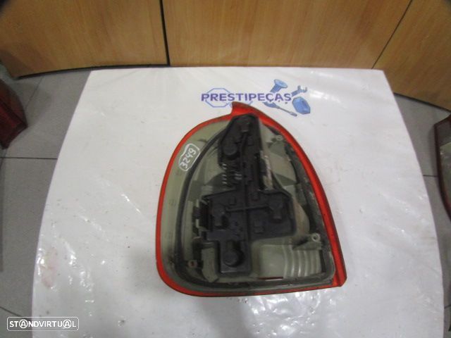 Farol Tras Stop3249 OPEL CORSA B 1999 1.0I 54CV 3P VERMELHO DRT YORCA - 2