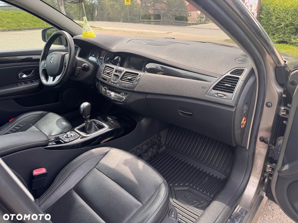 Renault Laguna 2.0 dCi Initiale - 8
