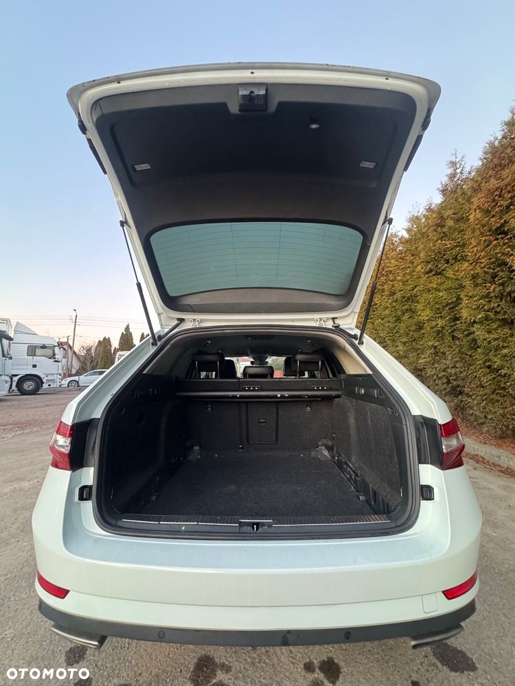 Skoda Superb 2.0 TSI 4x4 DSG SportLine - 16