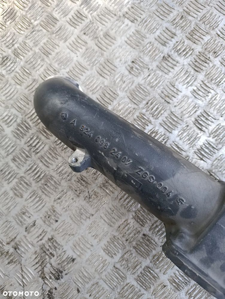 Przewód Rura Powietrza Dolotu Intercoolera Mercedes Atego A9240982407 - 2