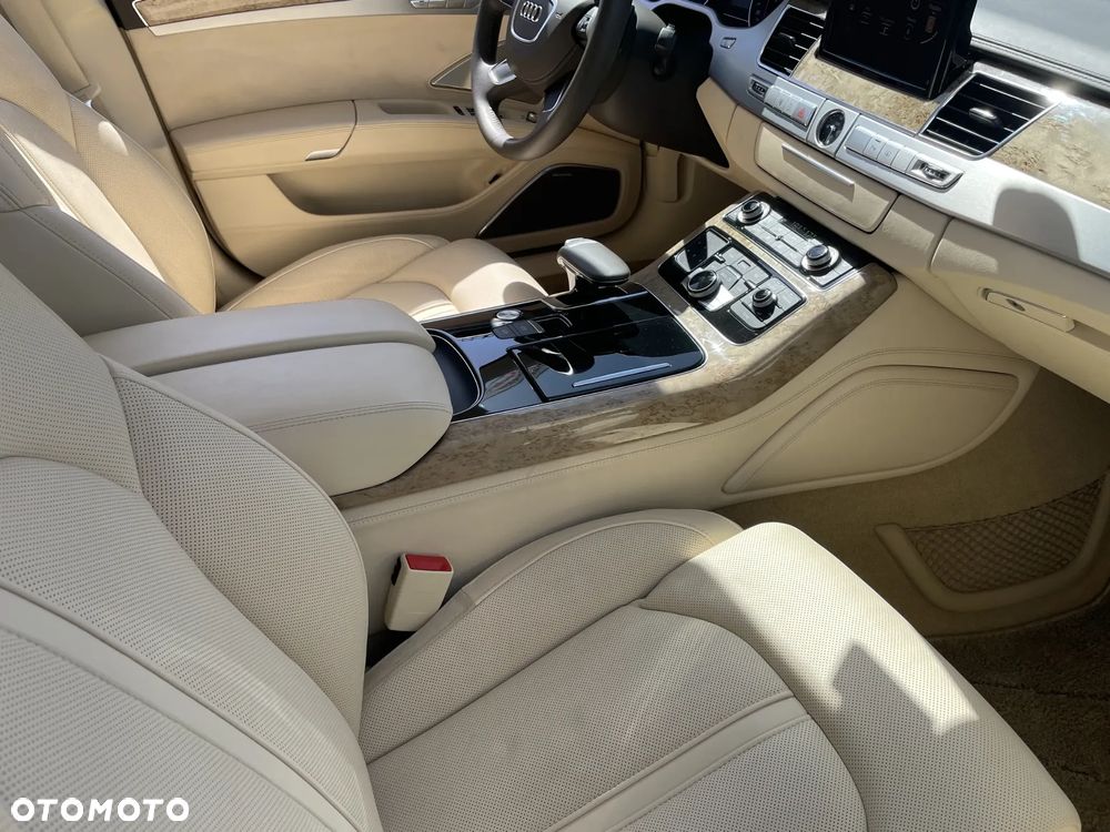 Audi A8 4.2 FSI L Quattro - 25