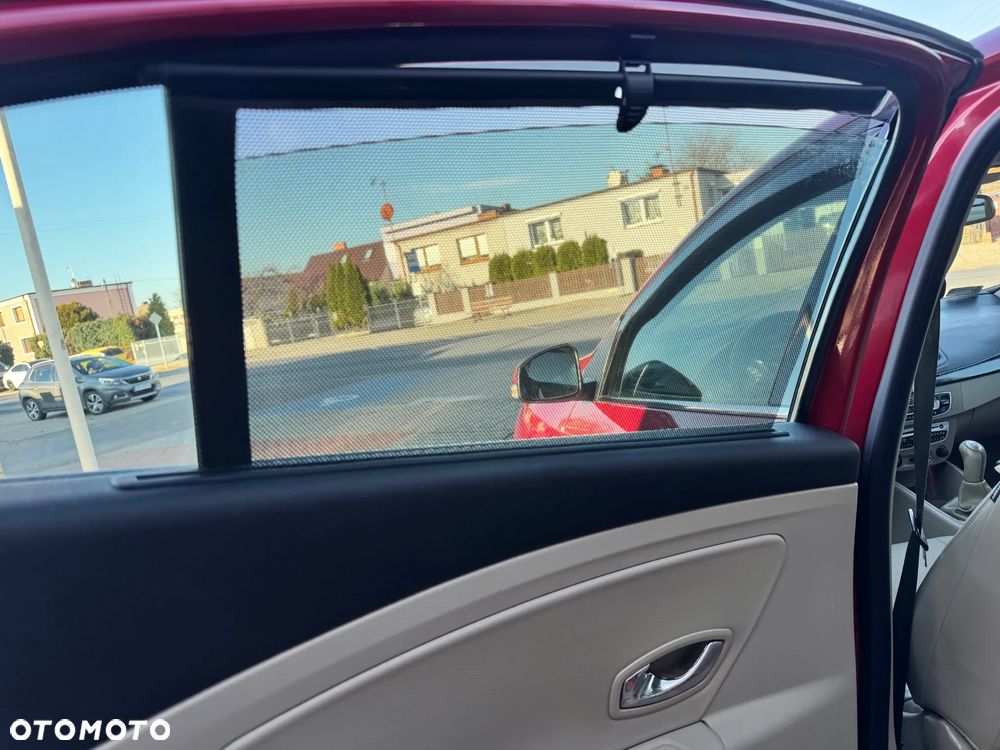 Renault Fluence 1.6 16V Authentique - 23