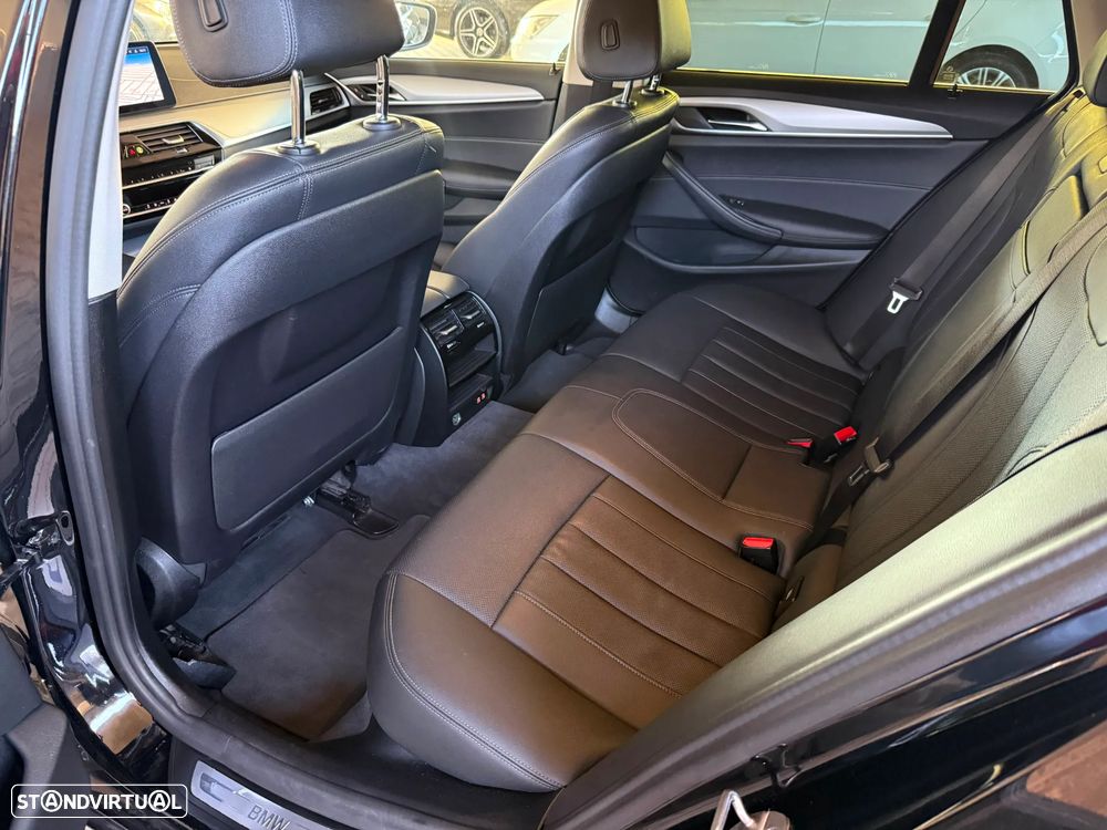 BMW 530 e Line Luxury - 16