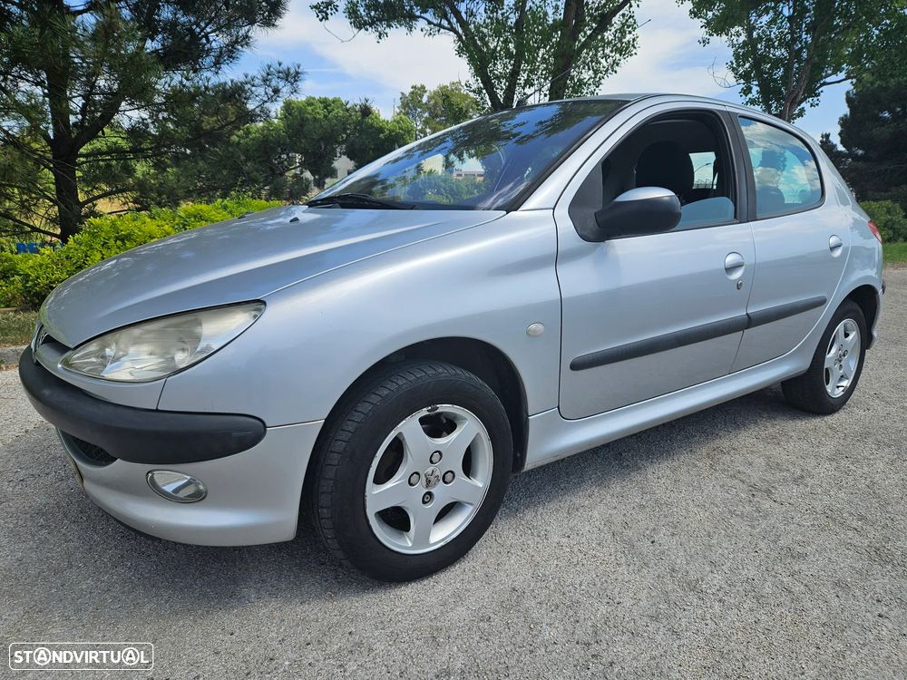 Peugeot 206 1.1 XR - 1