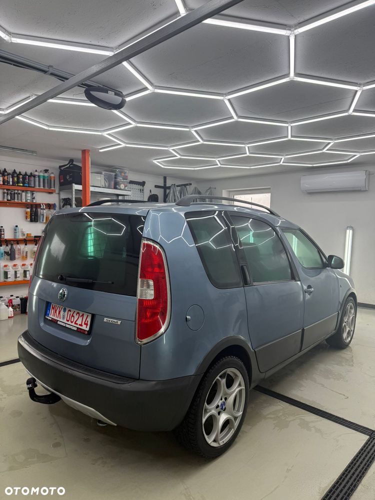 Skoda Roomster 1.4 16V Scout PLUS EDITION - 6