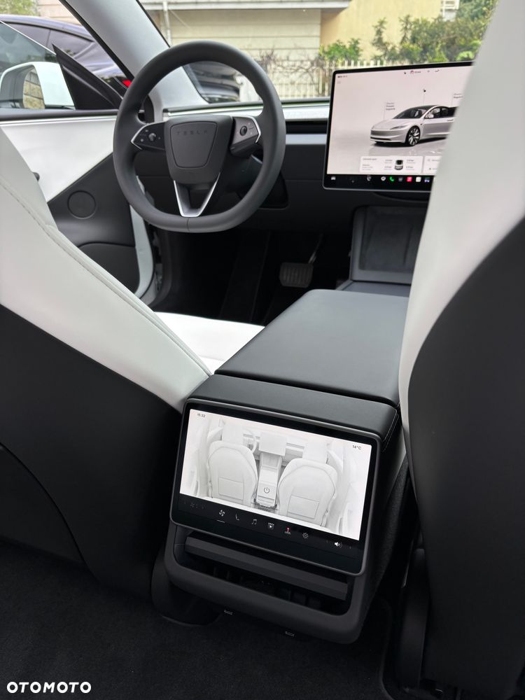 Tesla Model 3 - 13