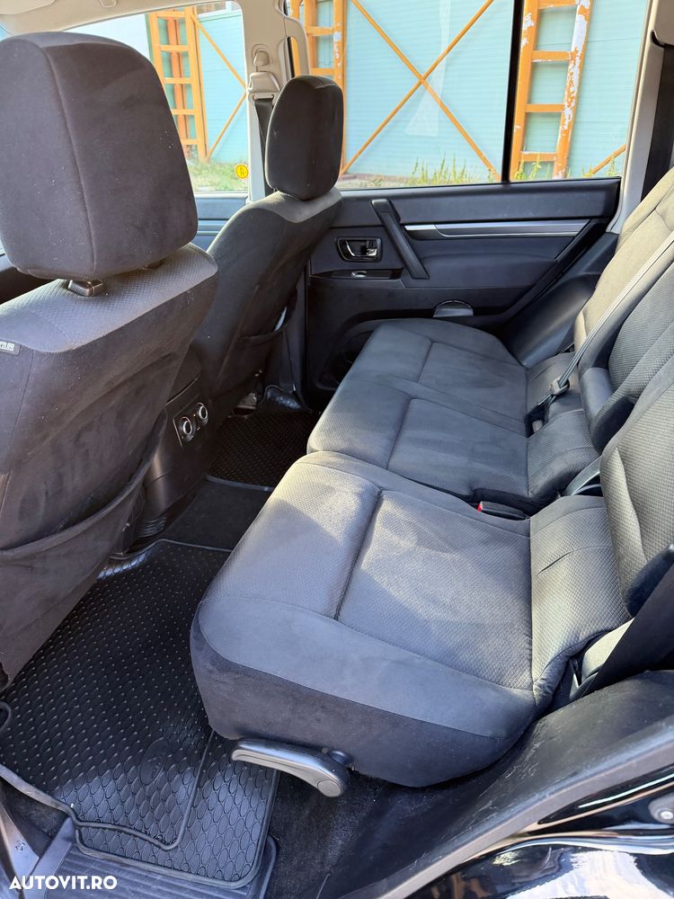 Mitsubishi Pajero LWB 3.2 DI-D Invite+ M/T - 6