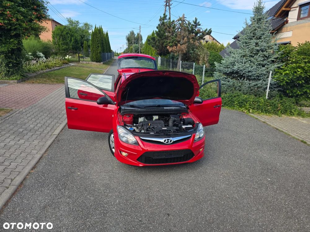Hyundai i30 1.4 Base + - 1