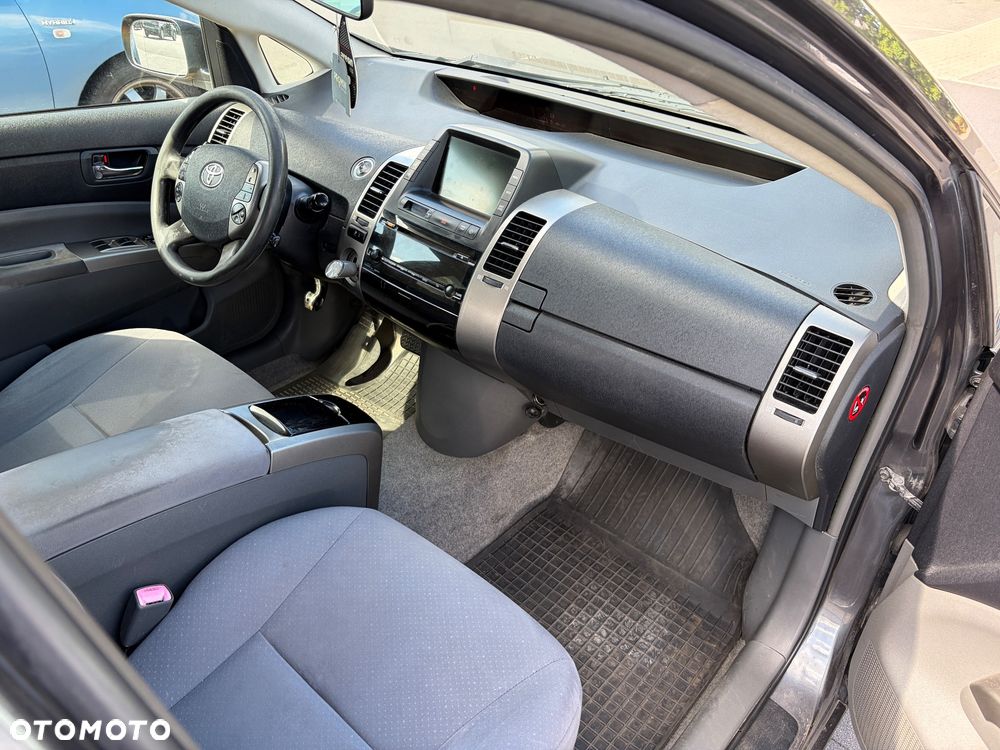 Toyota Prius 1.5 VVT-i Prestige - 12