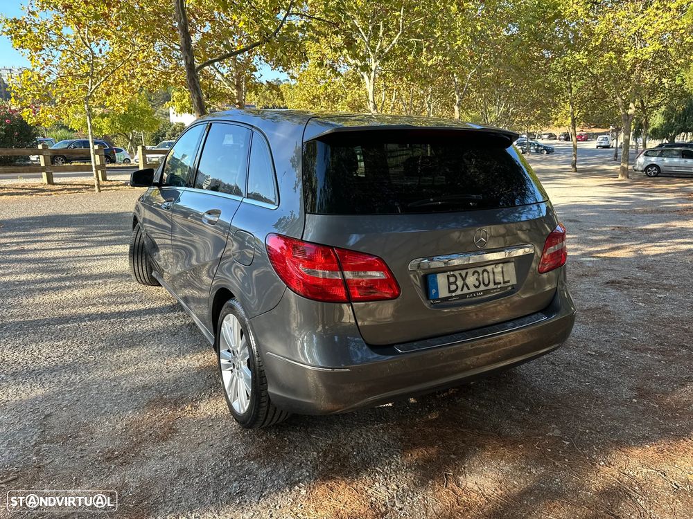 Mercedes-Benz B 180 - 9