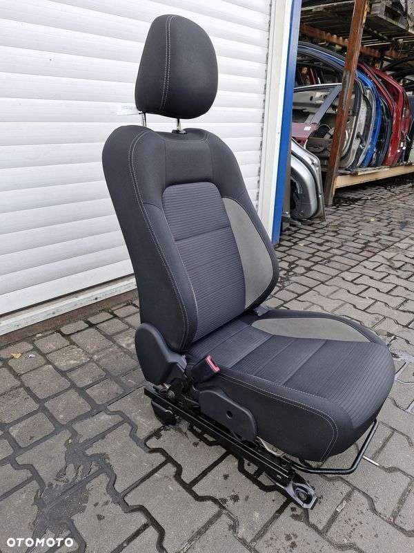 toyota avensis t27 lift t29 fotel kierowcy lewy przód przedni uk - 6