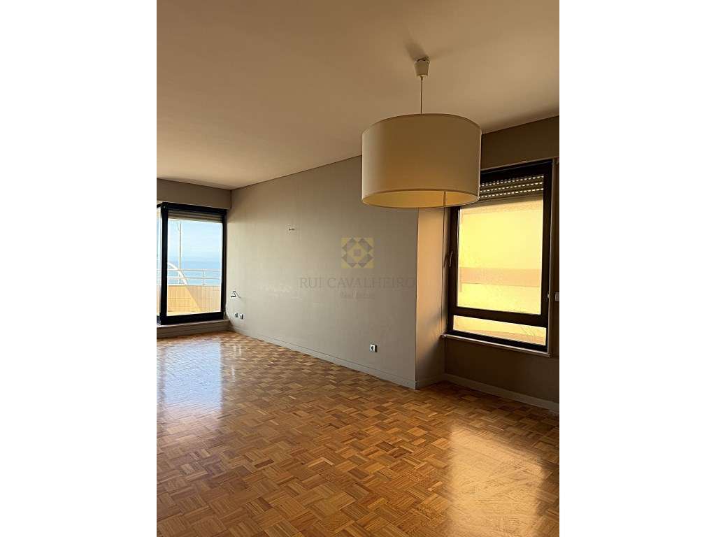 T3 na Avenida do Brasil (1ª linha de Mar) - Grande imagem: 2/16
