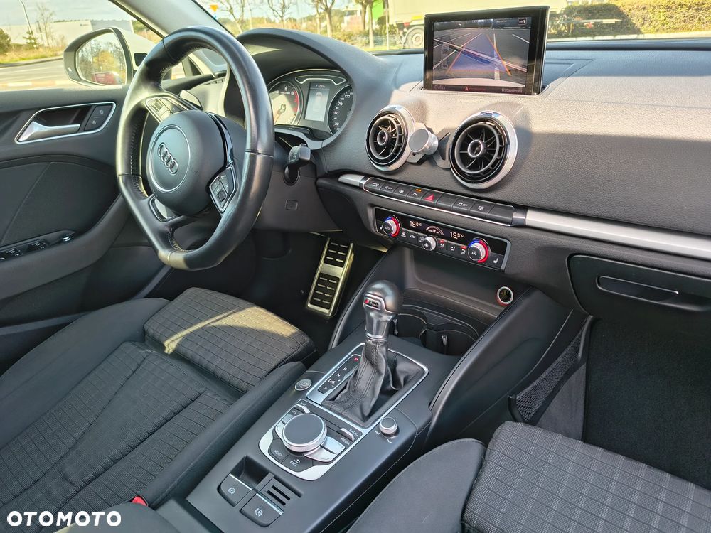 Audi A3 Sportback 1.8 TFSI Attraction S tronic - 28