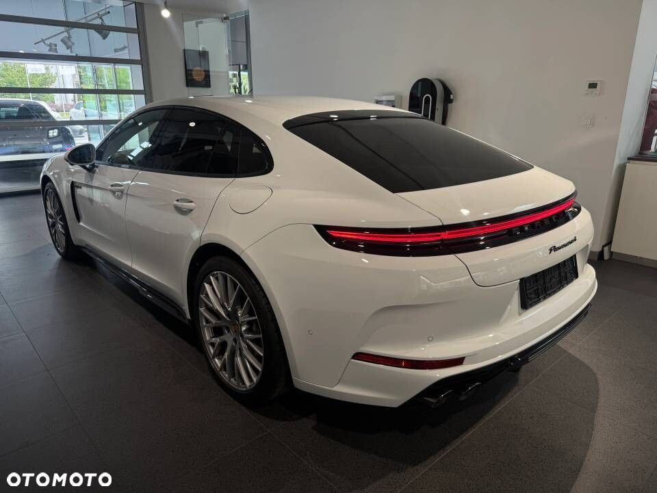 Porsche Panamera - 4