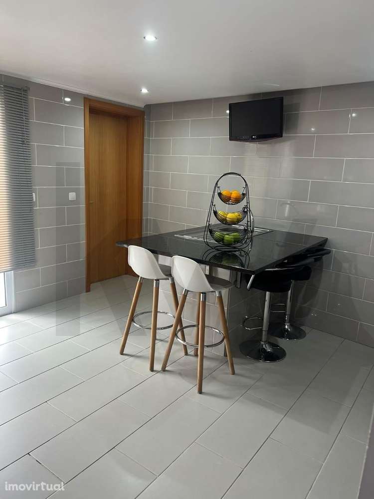 Moradia T2 nas Capelas, perto da zona balnear do poços e comercio. - Grande imagem: 5/12