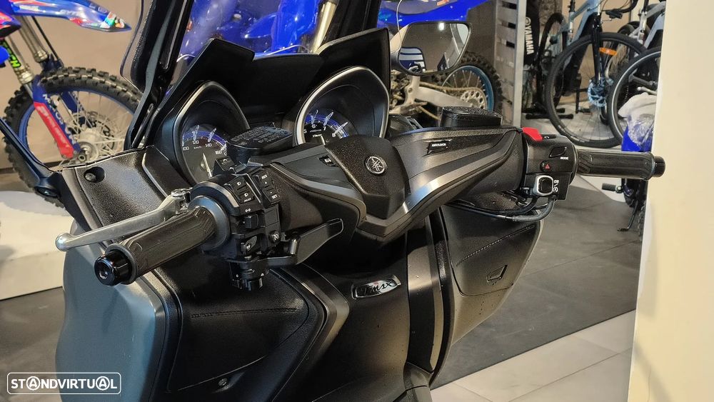 Yamaha TMAX 560 TechMax - 12