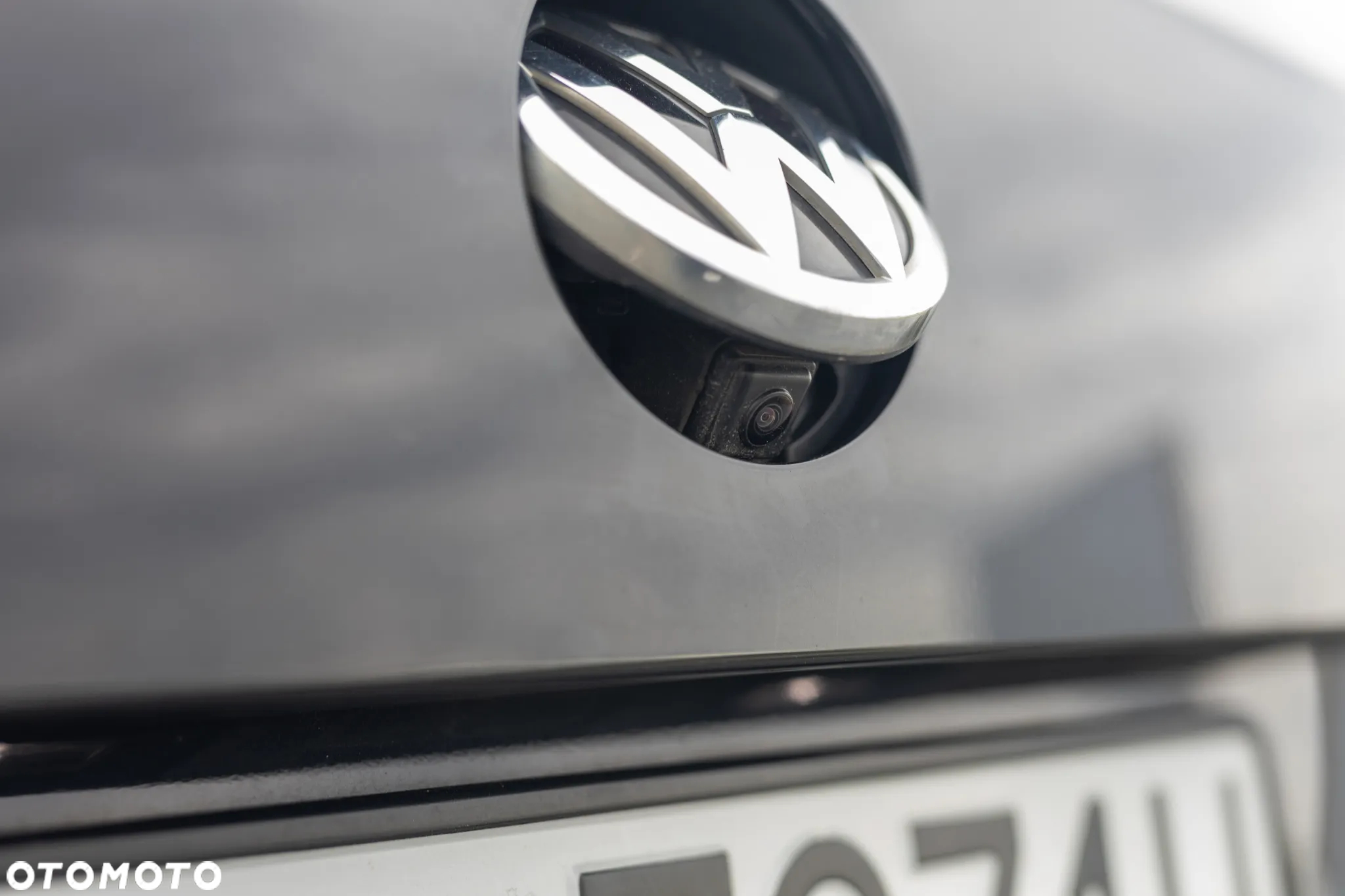 Volkswagen Passat - 11