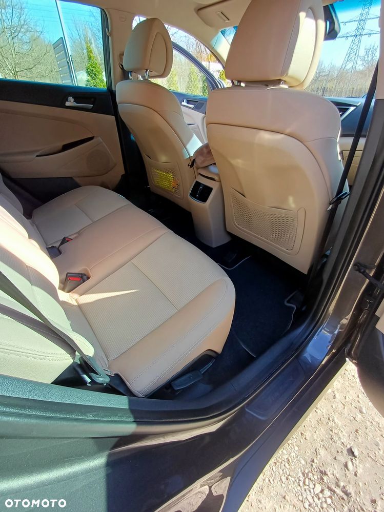 Hyundai Tucson 1.7 CRDI BlueDrive Style 2WD - 9