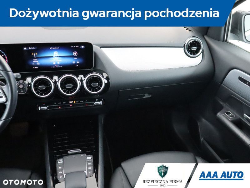 Mercedes-Benz GLA - 10