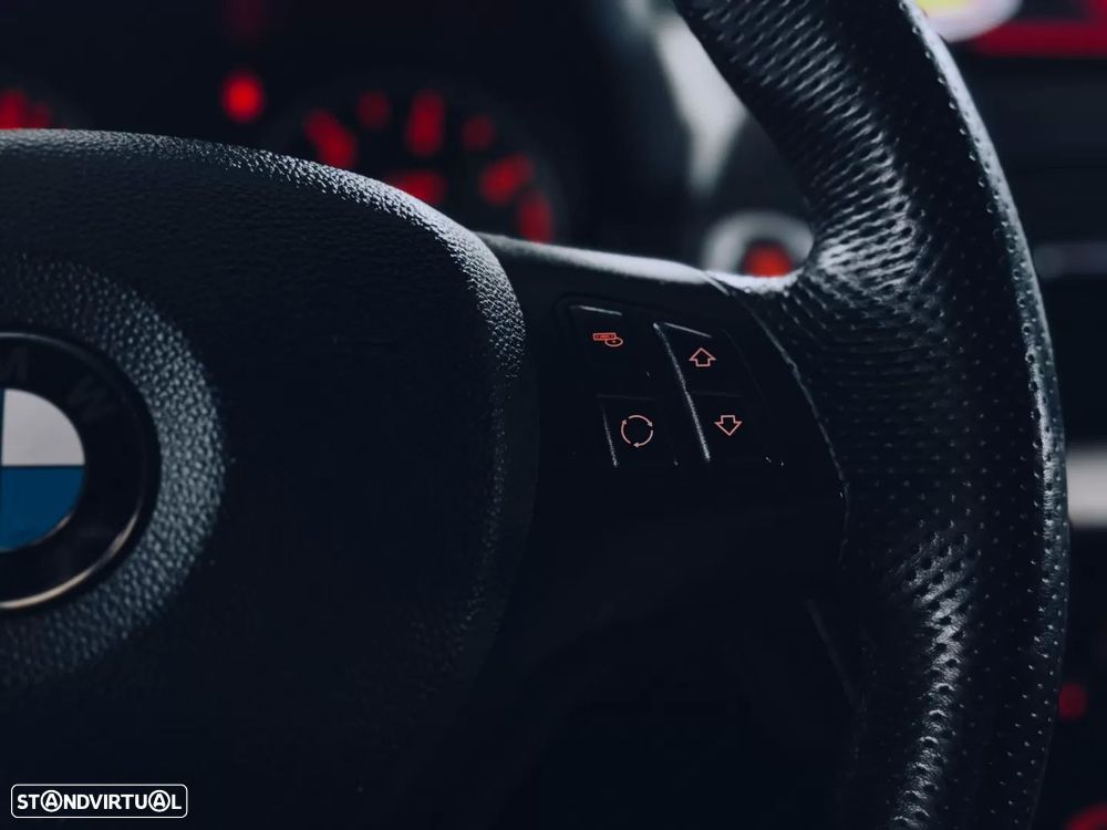 BMW 118 d Pack M - 20