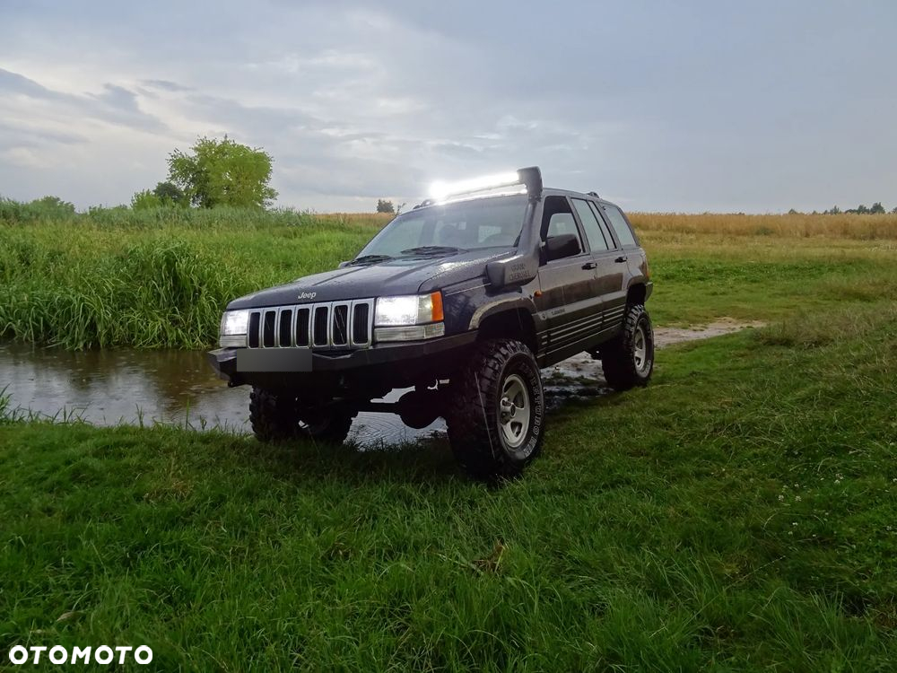 Jeep Grand Cherokee 4.0 Laredo - 32