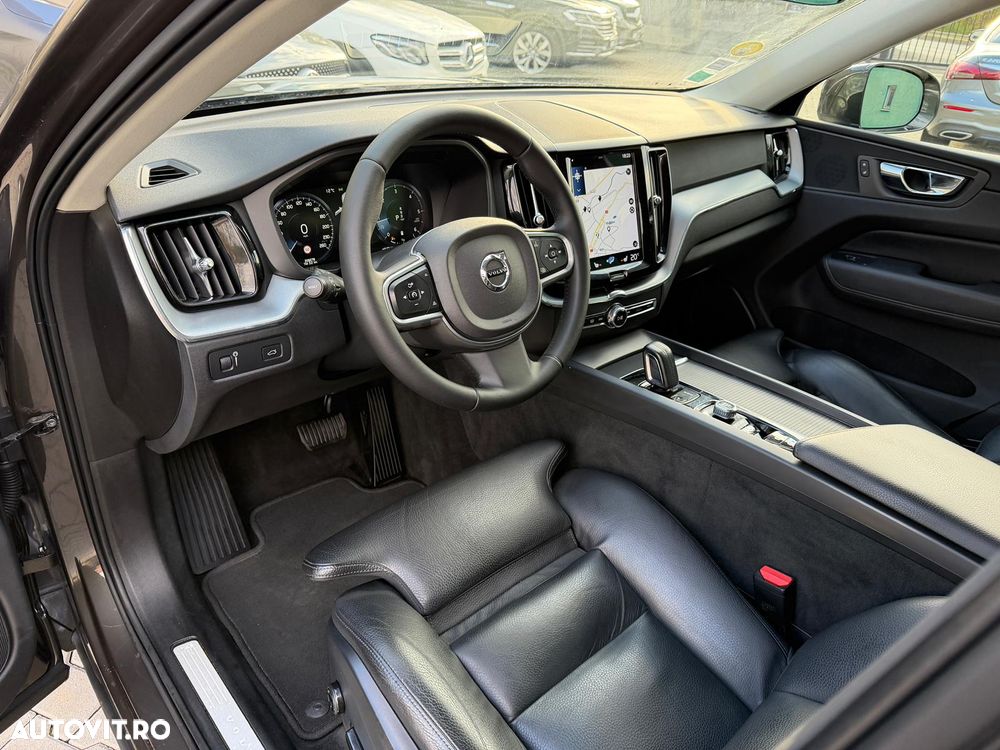 Volvo XC 60 B4 D Geartronic Momentum Pro - 4